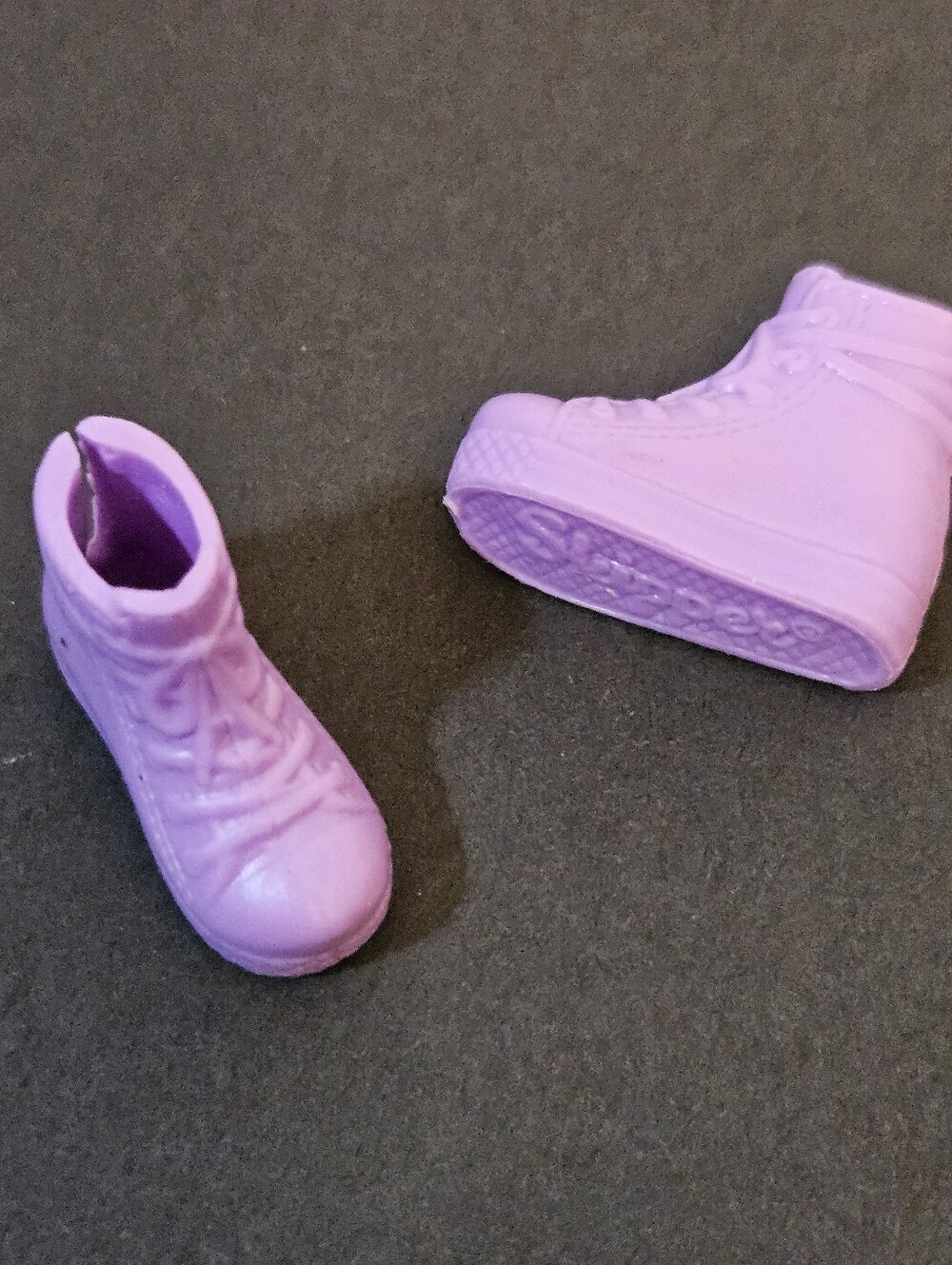 Lot of 8 Pairs Vintage Skipper Doll Sneakers Tennis Shoes ~ Assorted Colors - Picture 6 of 8